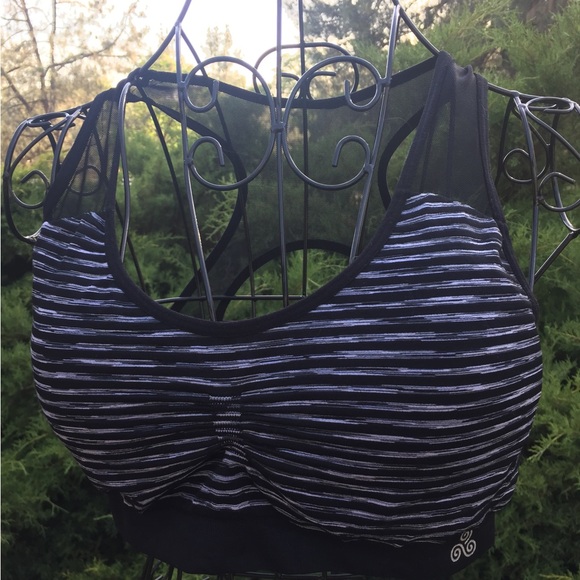 solo sports Other - Solo Sports Black and White Racerback Sports Bra with Scoop Neckline